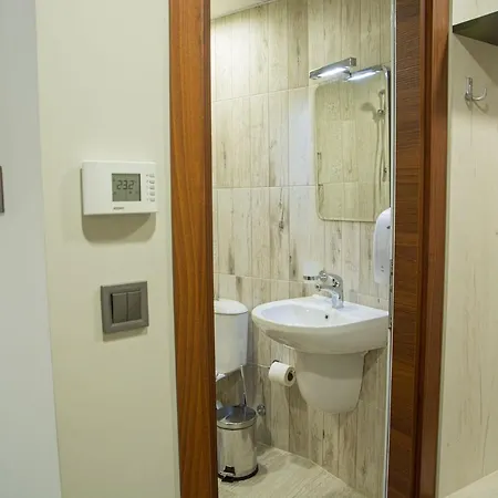 Hotel Arima 2*