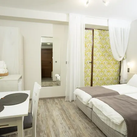 Hotel Arima 2*