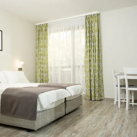 Hotel Arima 2*